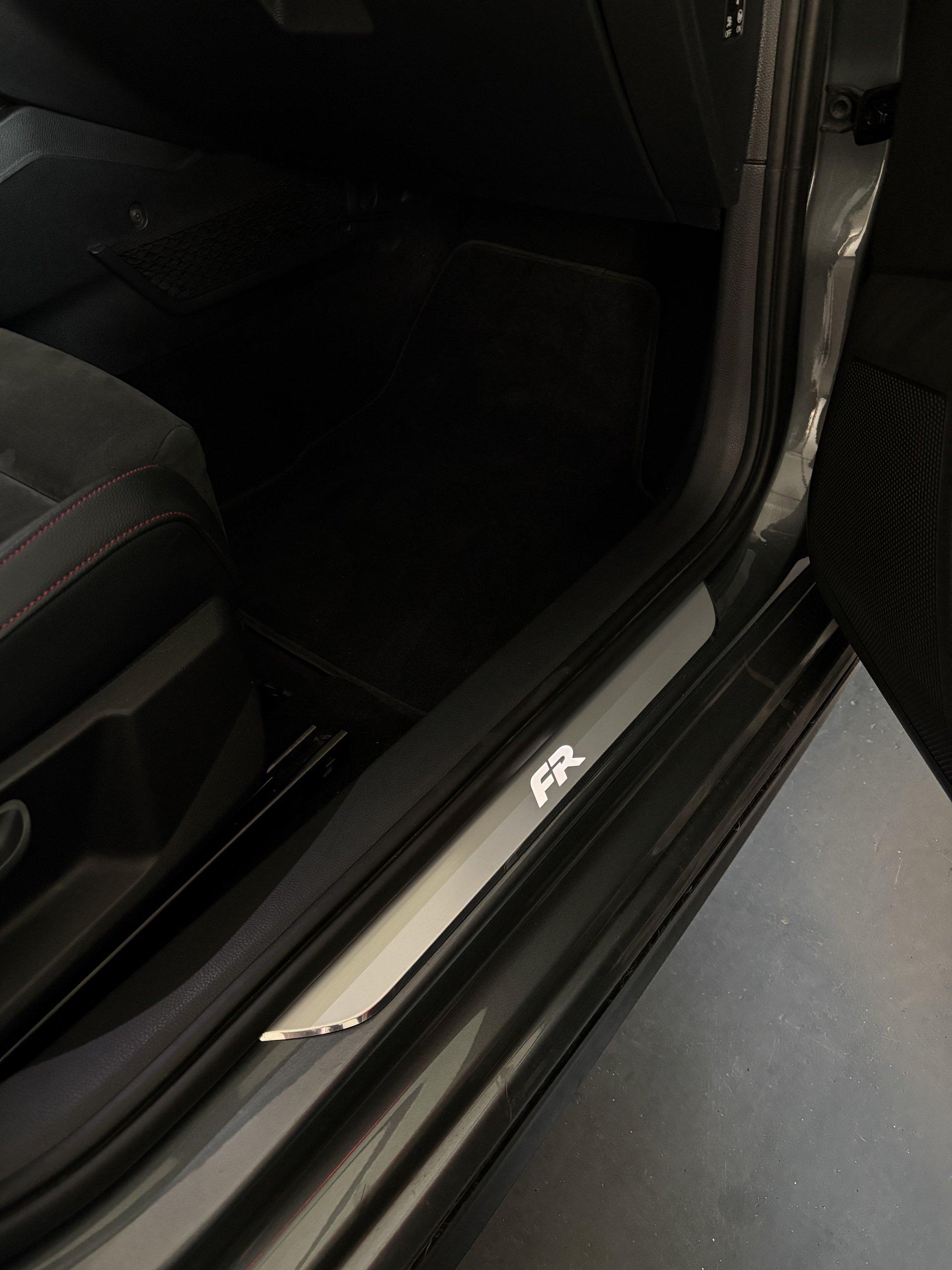 Beleuchtete Einstiegsleiste